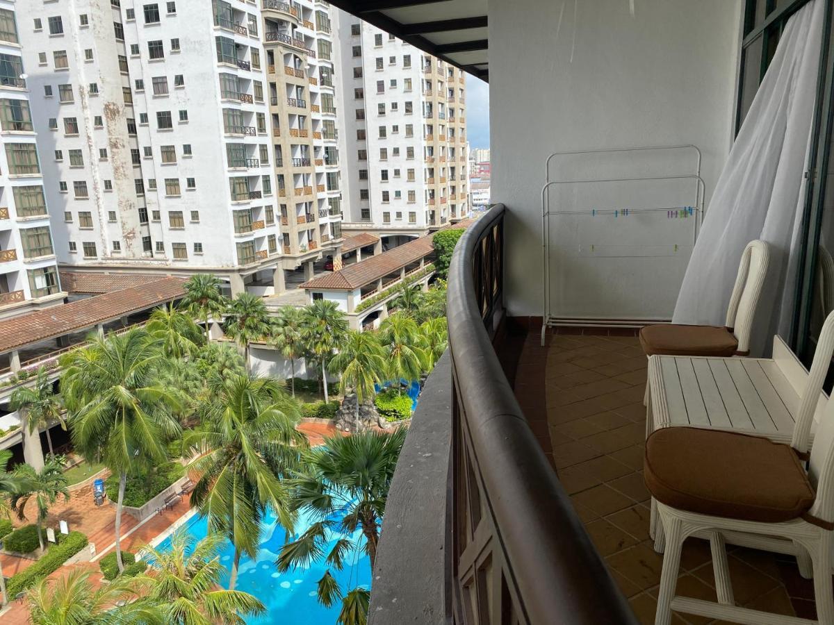 Lovely 1-Bedroom Condo With Facilities Malacca Exterior foto