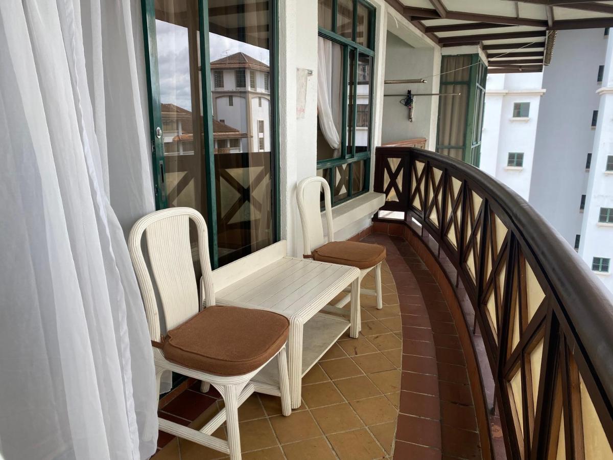 Lovely 1-Bedroom Condo With Facilities Malacca Exterior foto